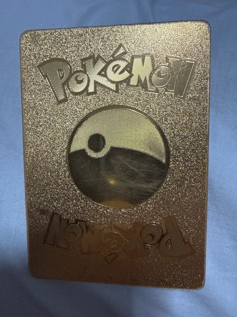 Carta dourada colecionável pokemon - Foto 2