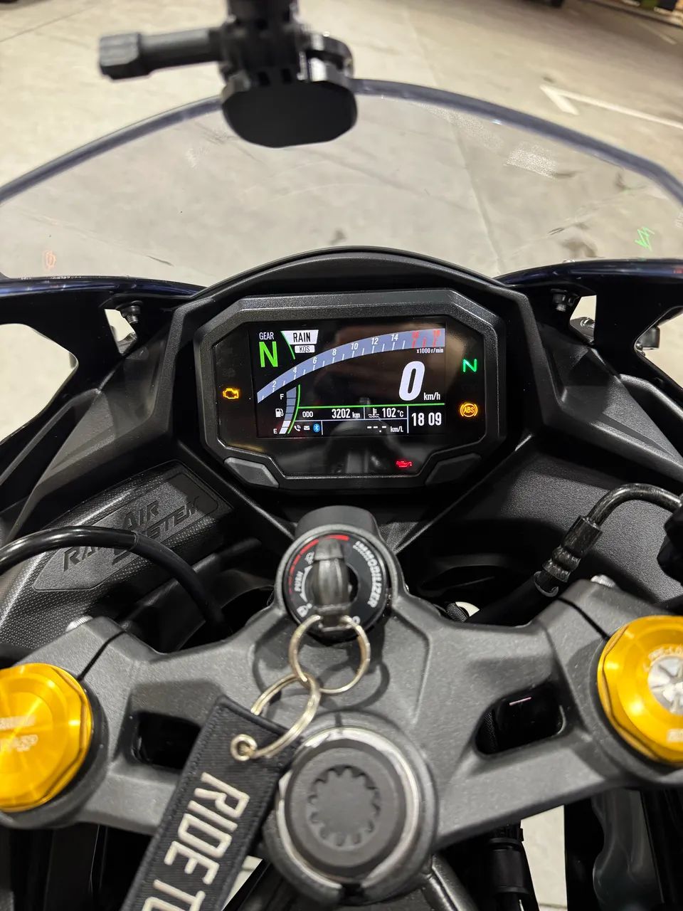 カワサキ　zx4rr 2025年式　液晶メーター Kawasaki Zx-4rr 2026 - 1518387964 | OLX