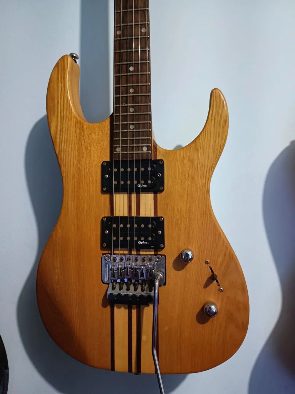 Guitarra Eagle EGT61 