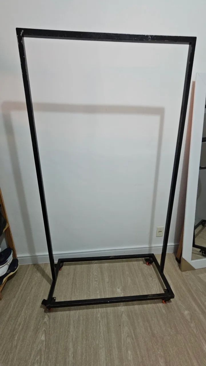 Arara de Roupas