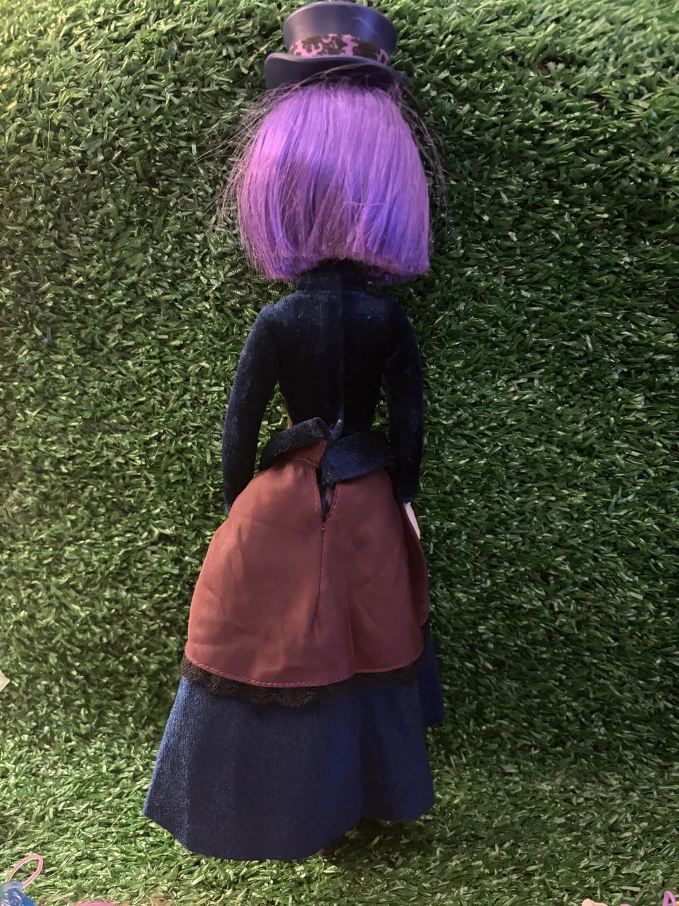Boneca Attractionistas Gracie, da atração Haunted Mansion Disney Parks.  - Foto 3