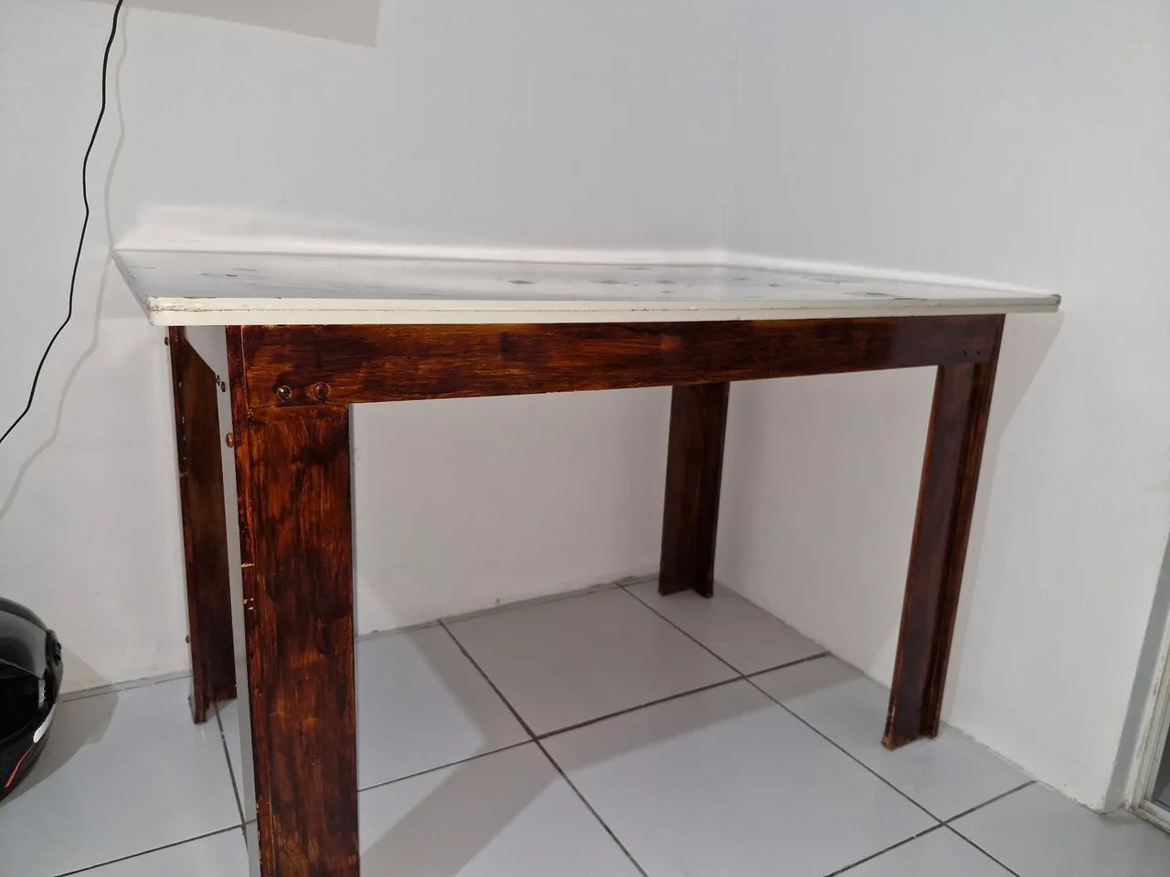 Mesa de jantar em bom estado - Foto 2