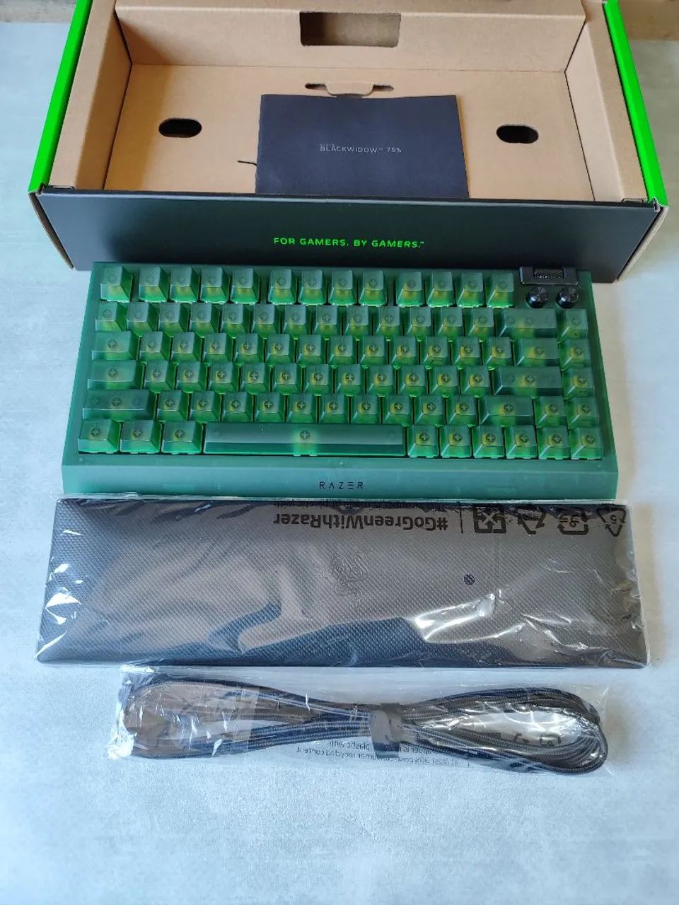 Razer Blackwidow v4 75%Phantom  - Foto 2