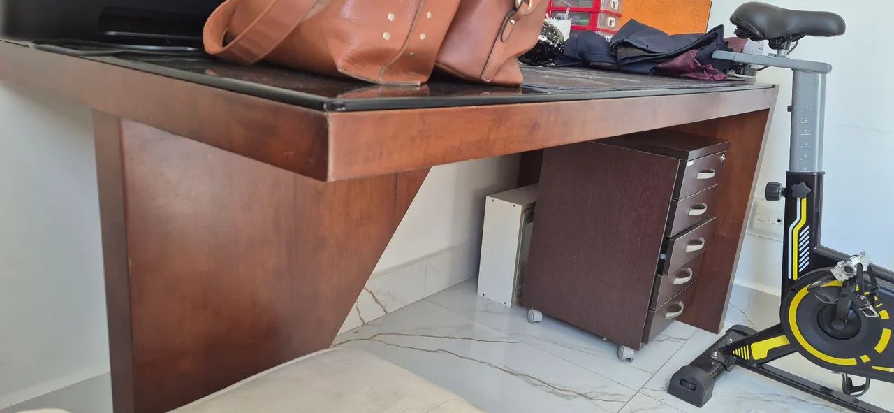 Mesa de madeira com vidro  - Foto 3