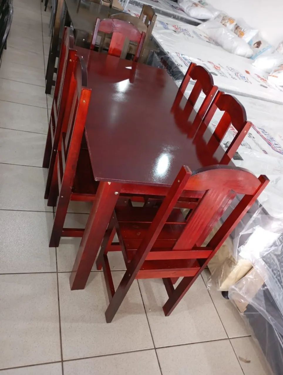 Mesa madeira 6 cadeiras nova com tampo de MDF 