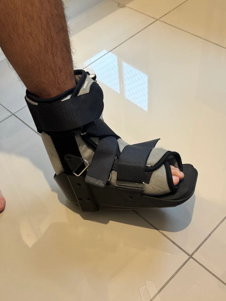 Bota Ortopédica Pneumática Actimove Air Walker Cano Longo - Foto 2