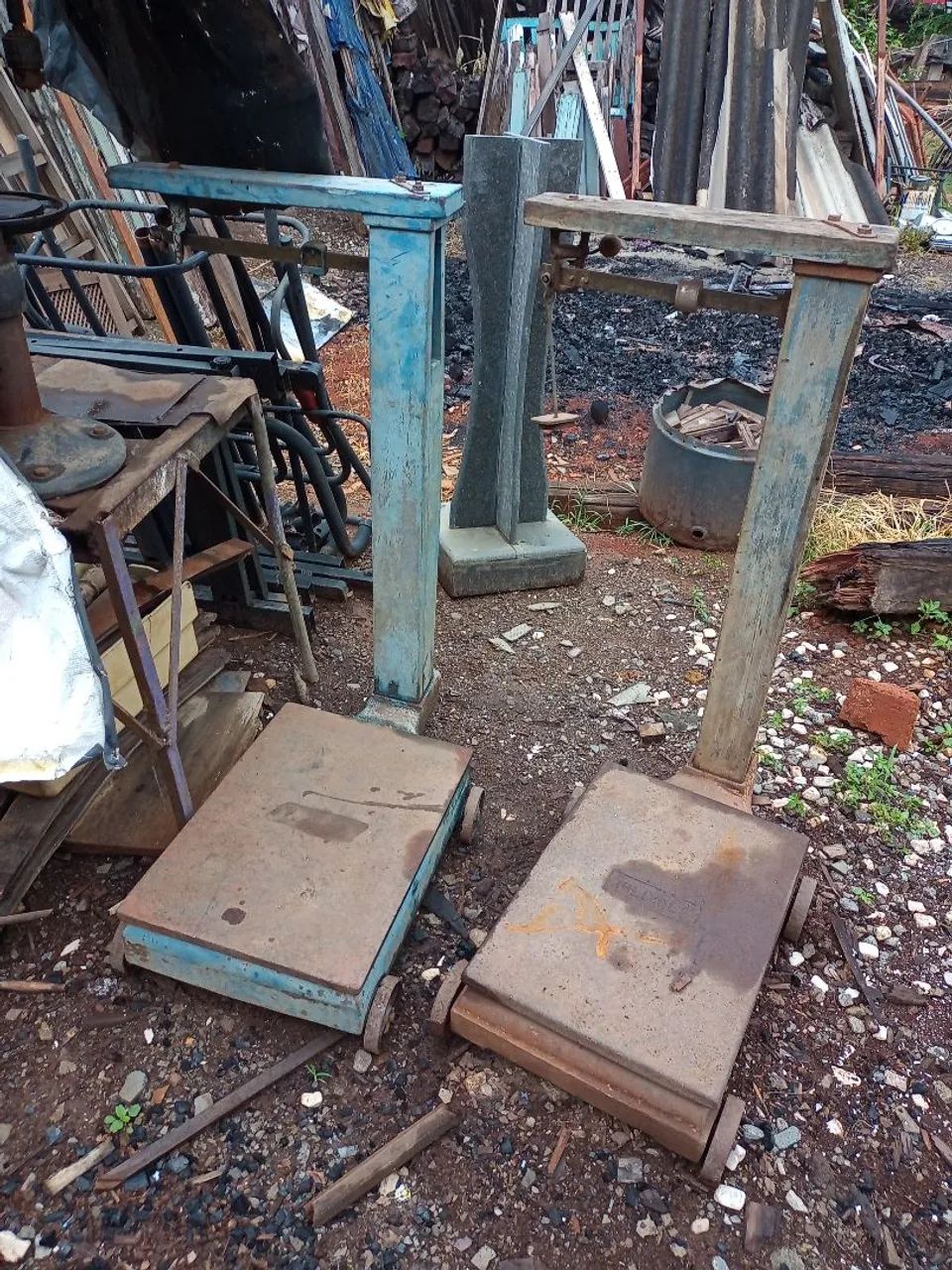 BALANÇAS ANTIGAS DE PRATO E COLUNA - Foto 2
