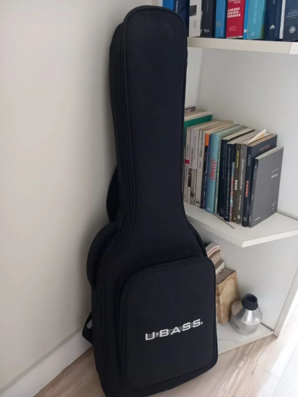 Contrabaixo - Foto 3