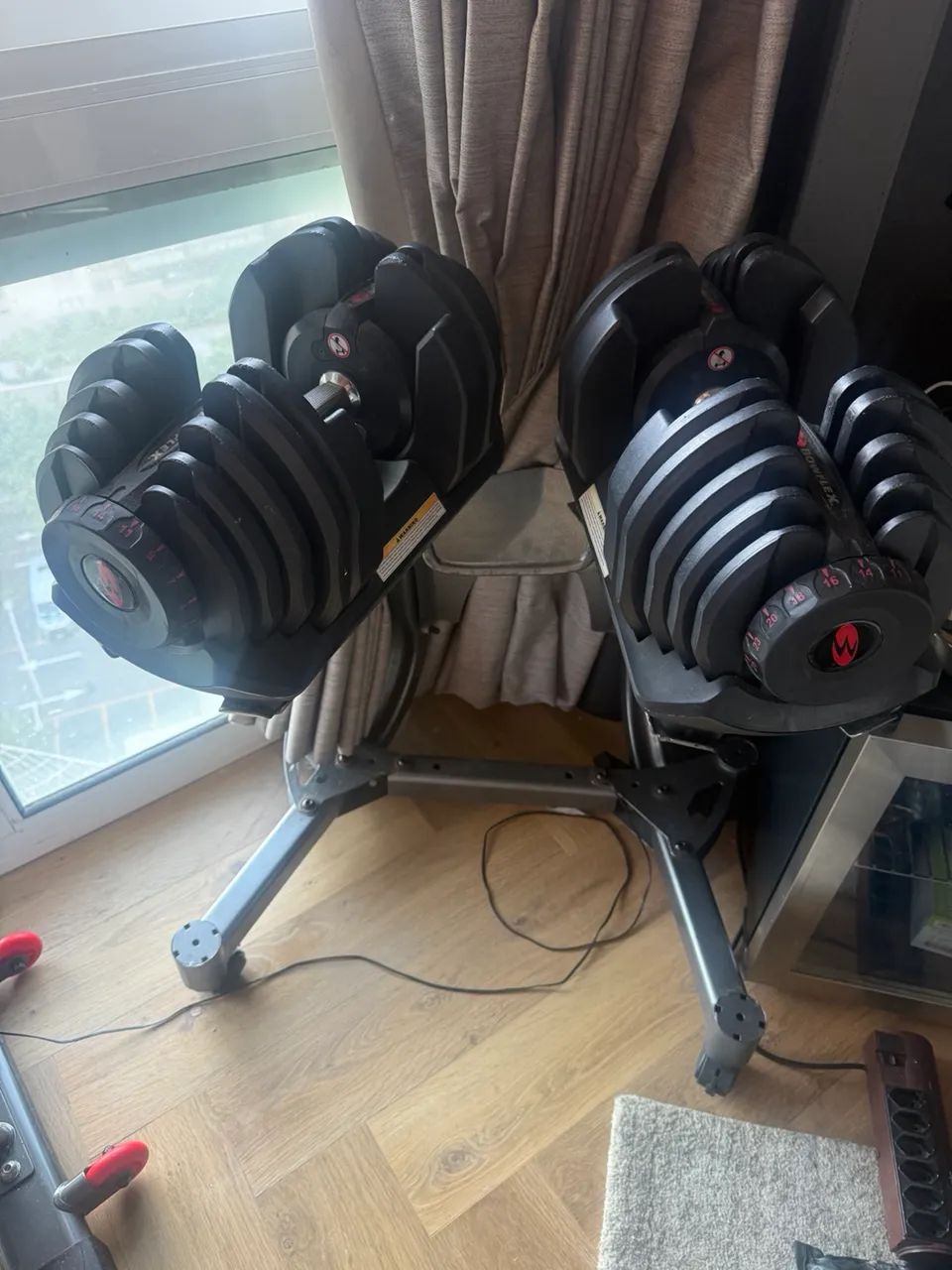 Par de Halteres Ajustáveis Bowflex até 41 kg cada + Suporte - Foto 2