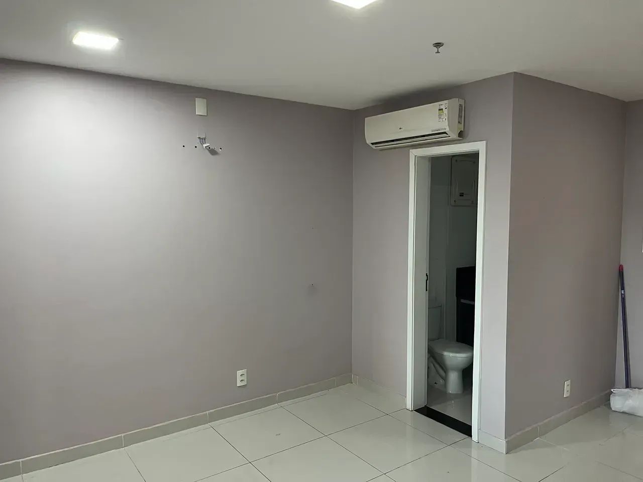 ALUGO SALA COMERCIAL ED.ROGÉLIO FERNANDEZ BUSINESS CENTER - Foto 5