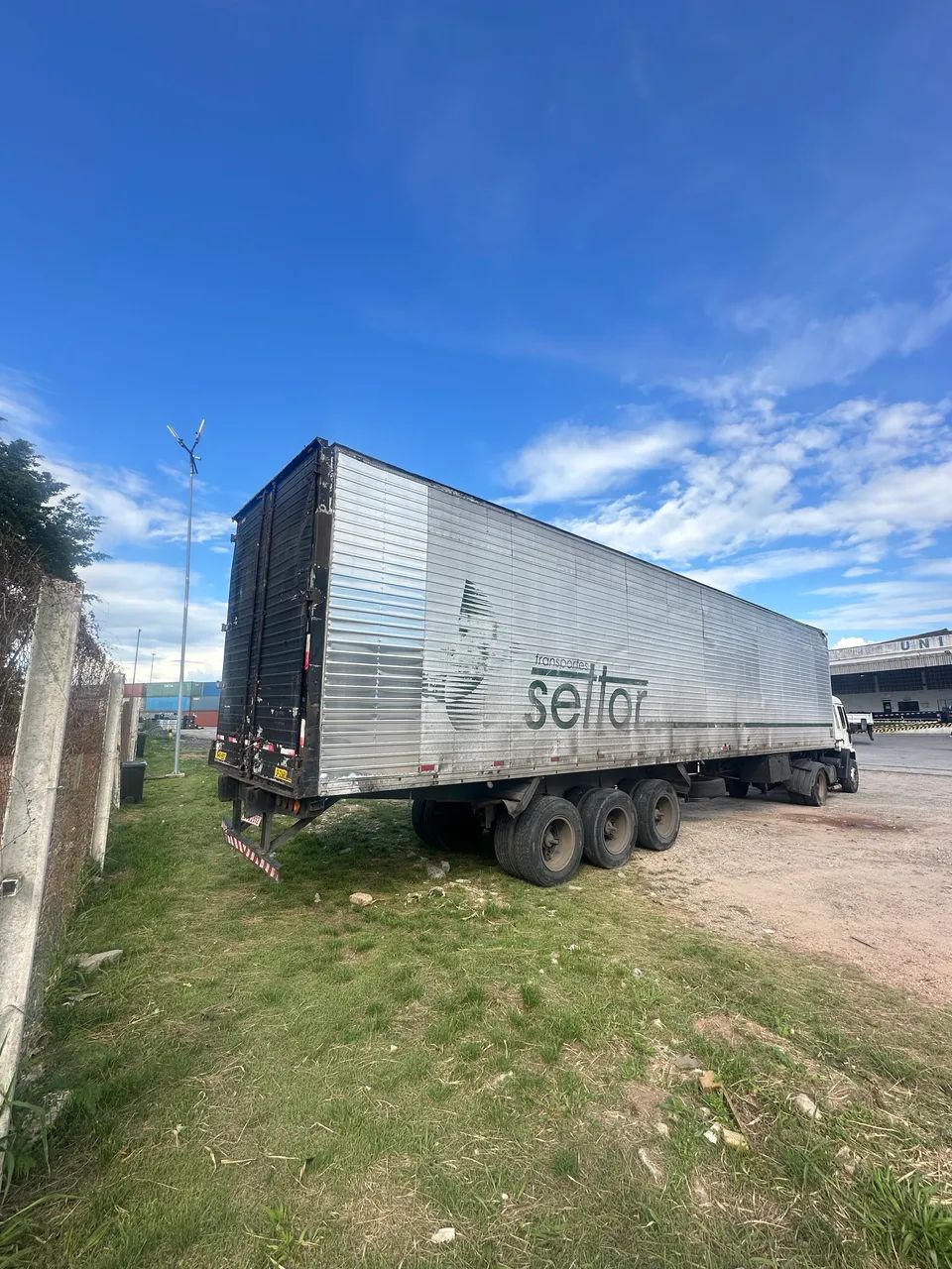 Carreta baú 28 plt  - Foto 2