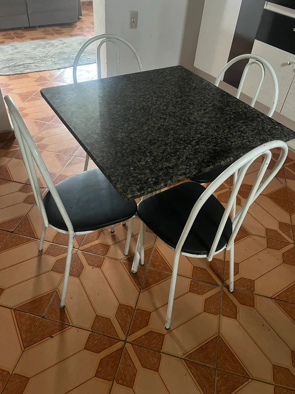 Mesa 4 cadeiras  - Foto 2