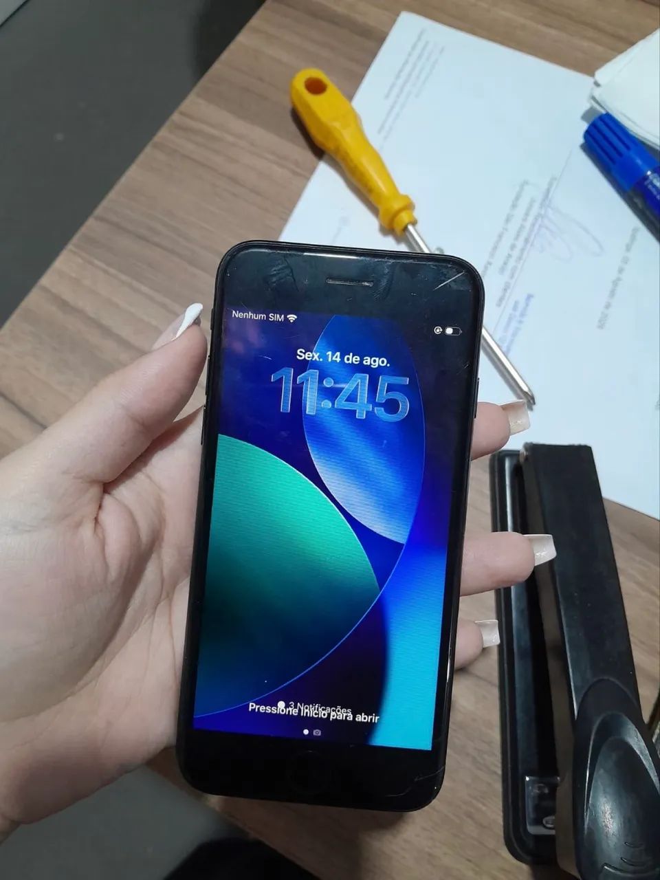 Vendo ou troco IPhone SE 64gb - Foto 2