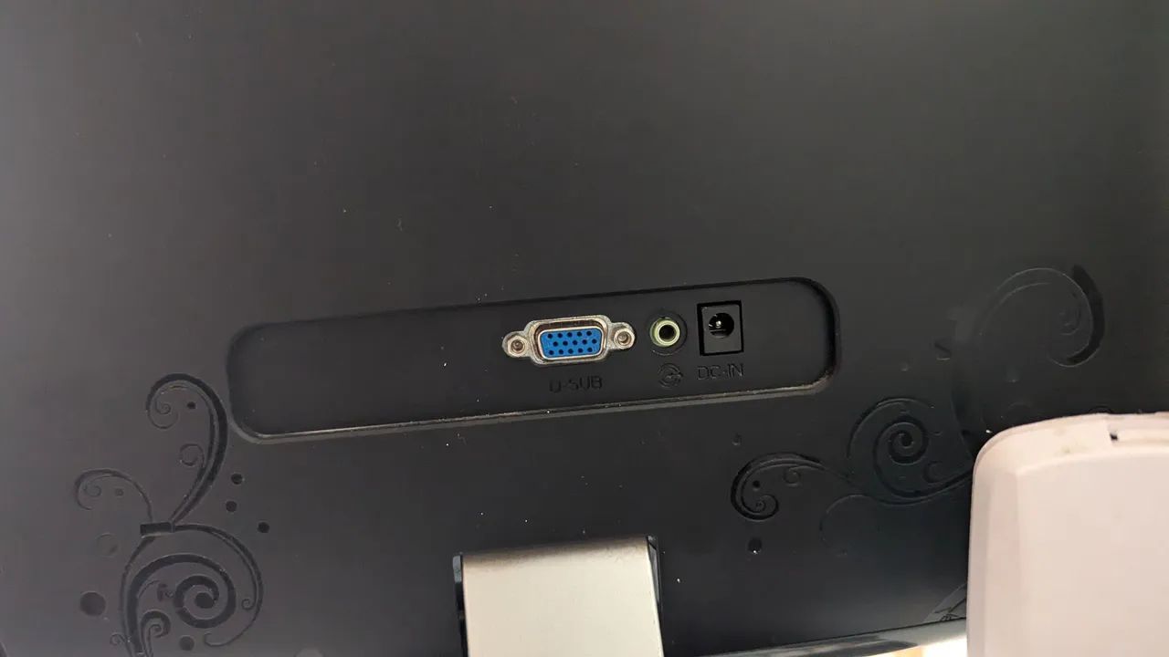 monitor aoc 18,5 polegadas vga e940swa - Foto 3