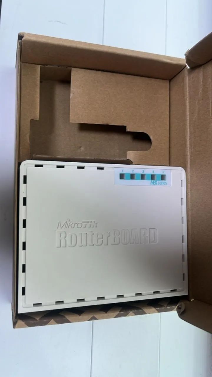 Mikrotik RB750Gr3 (hEX) - Foto 2