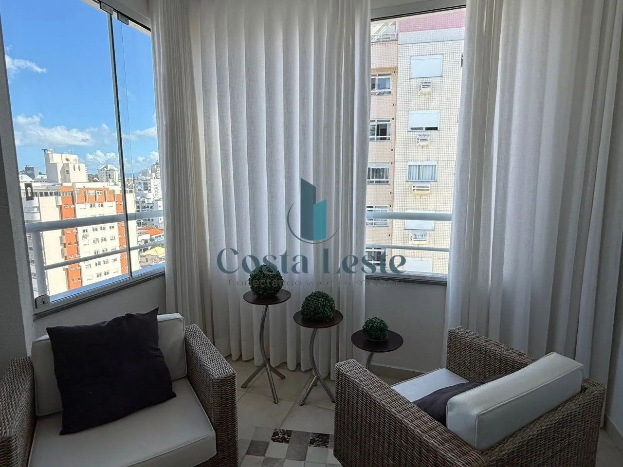 Amplo apartamento de 3 dormitórios com suíte no Estreito - Foto 4