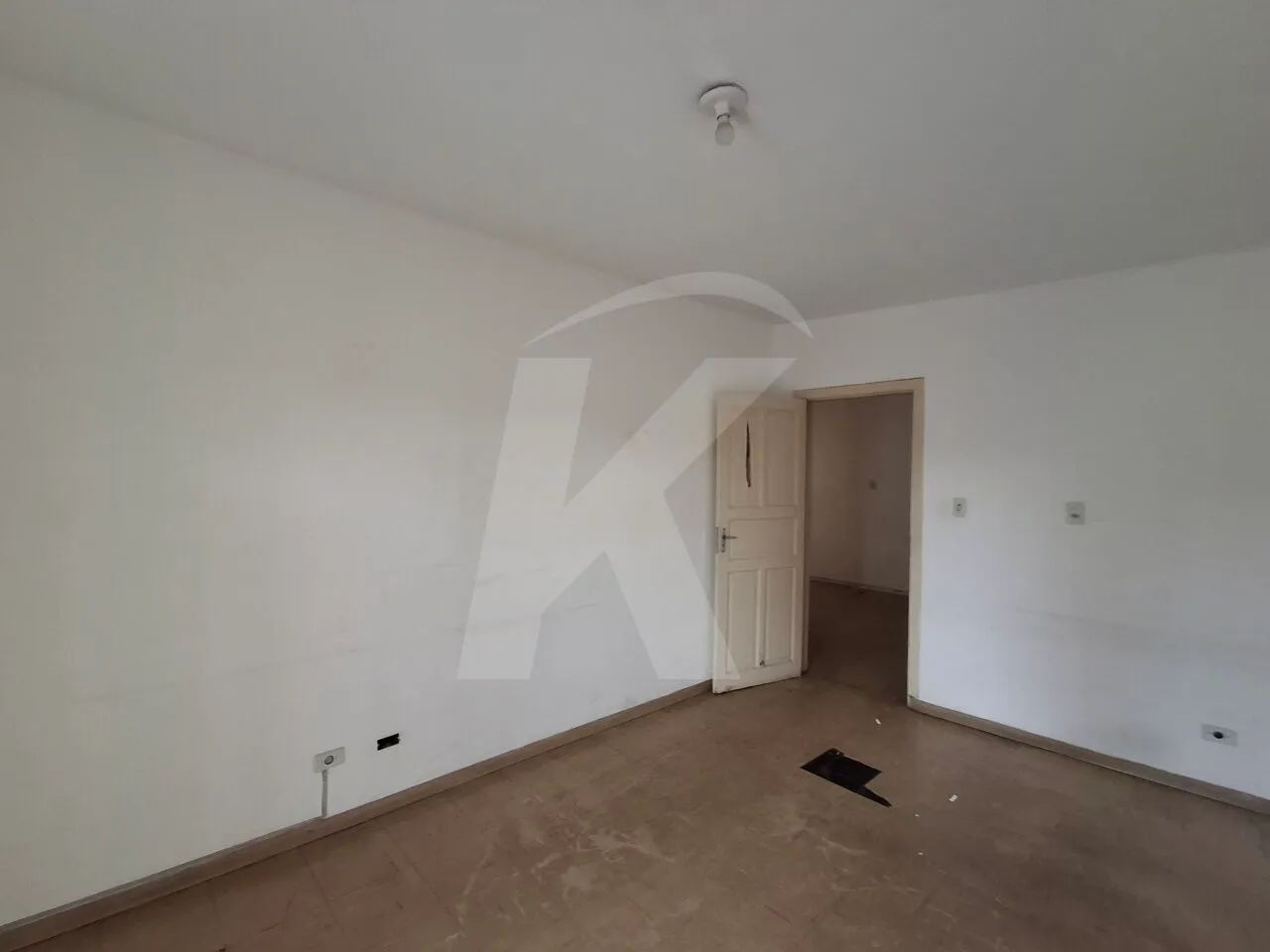 Casa com 2 quartos, sala, cozinha, banheiro e área de serviço. - Foto 2