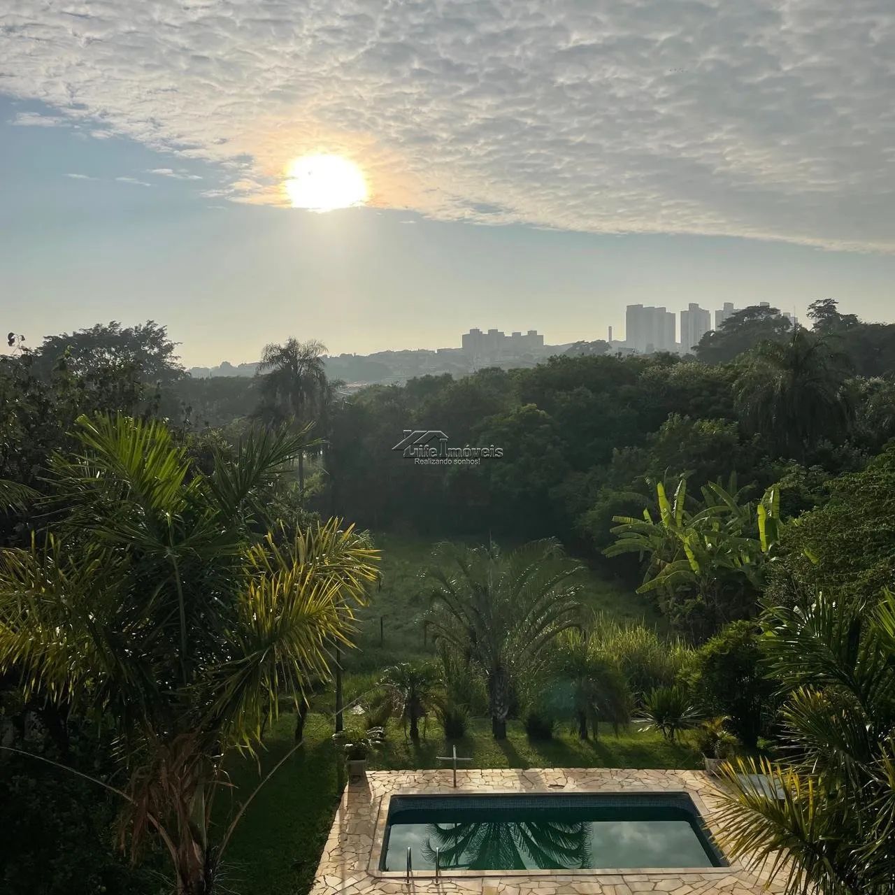 Chácara com 2 sobrados e piscina - Foto 4
