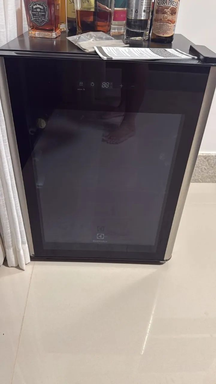 Adega Eletrolux 24 Garrafas 110V