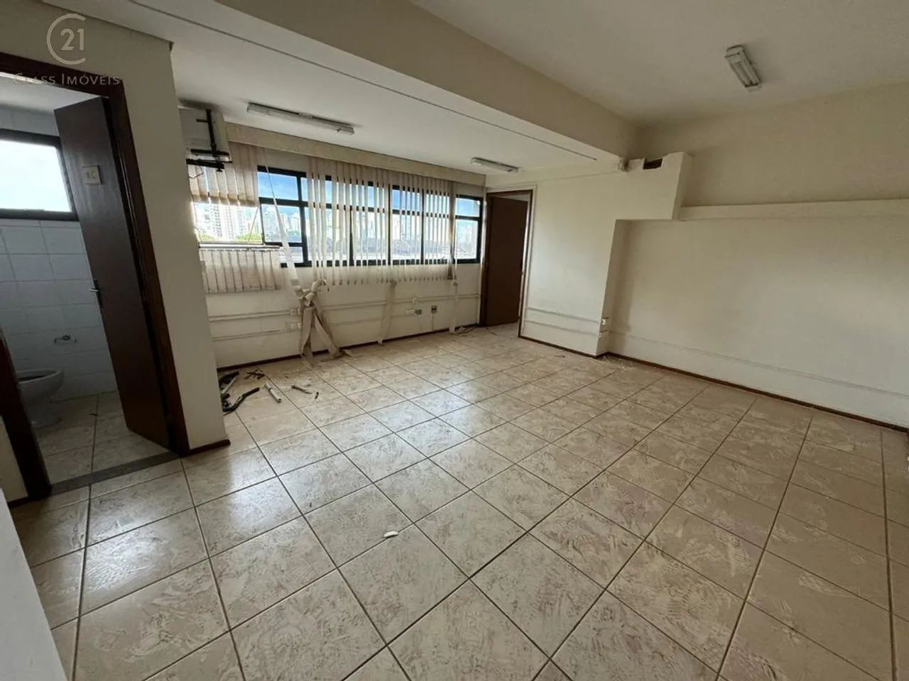 Sala para alugar em Londrina, Vitória, com 213 m², Batistella e Policastro - Foto 4