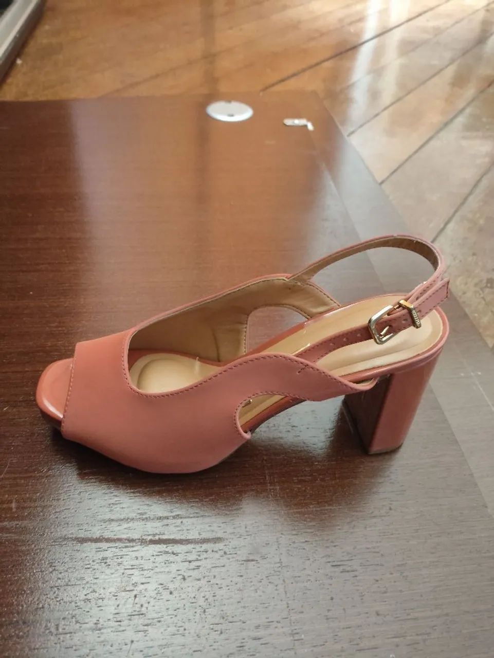 Sapatos semi novos 35