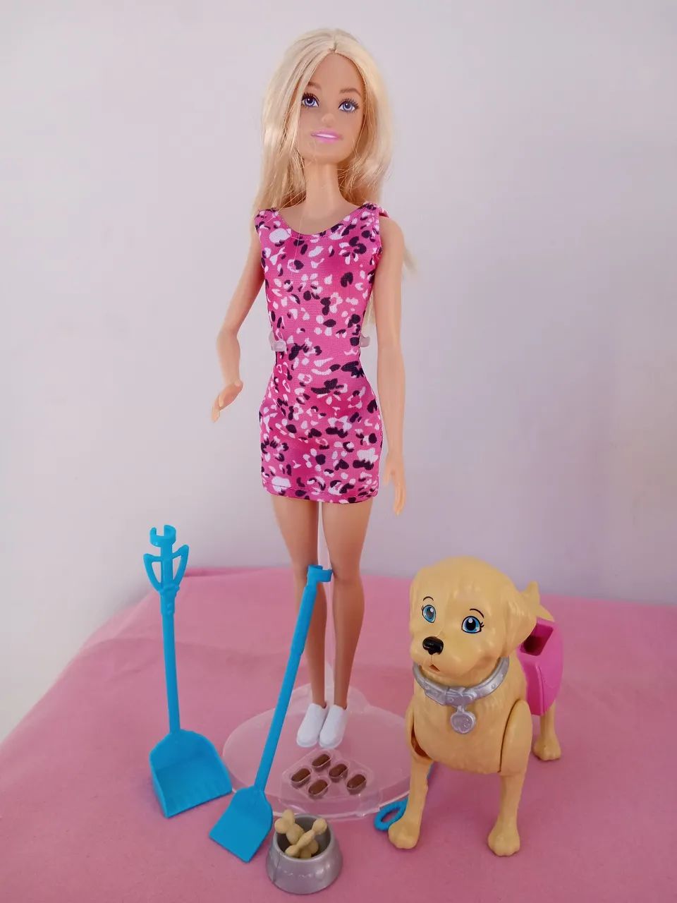 Barbie passeio cachorro walkpotty, completa,o cachorrinho com ajuda da corda se locomove. - Foto 3