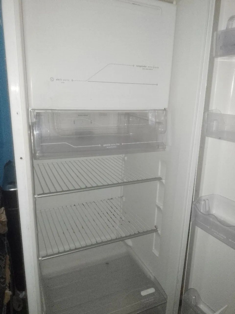 Vendo geladeira Electrolux com defeito - Foto 3