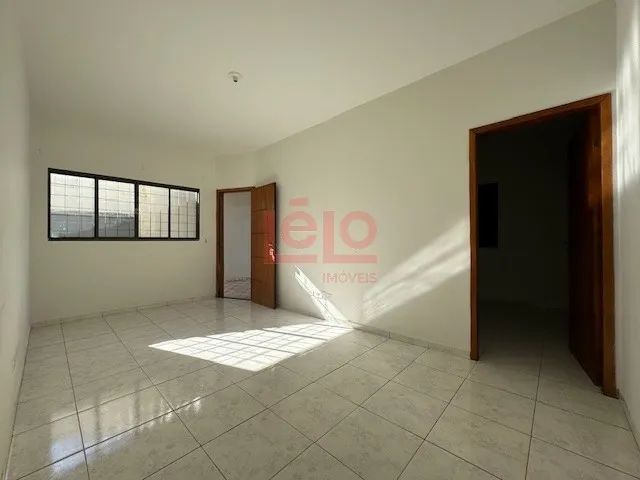 Casa para alugar no Jardim Piatã em Maringá, com 2 quartos e 2 vagas de garagem - Foto 4