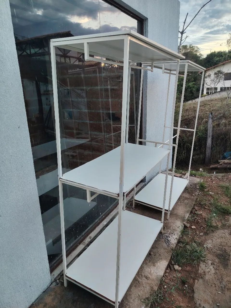 Arara de roupa com armário/expositor  - Foto 2