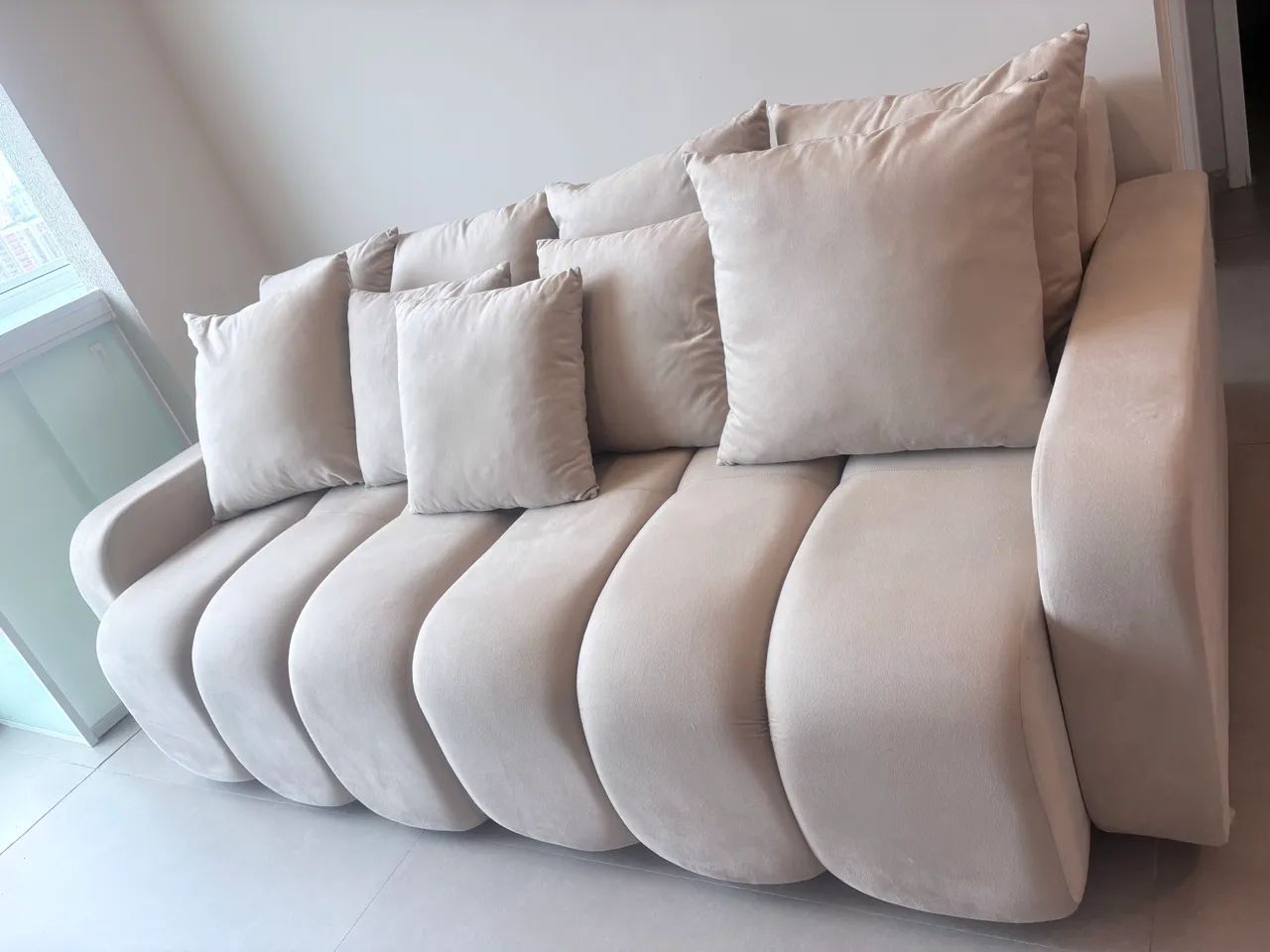 Vender sofá com 3 meses de uso, paguei 9 - Foto 3