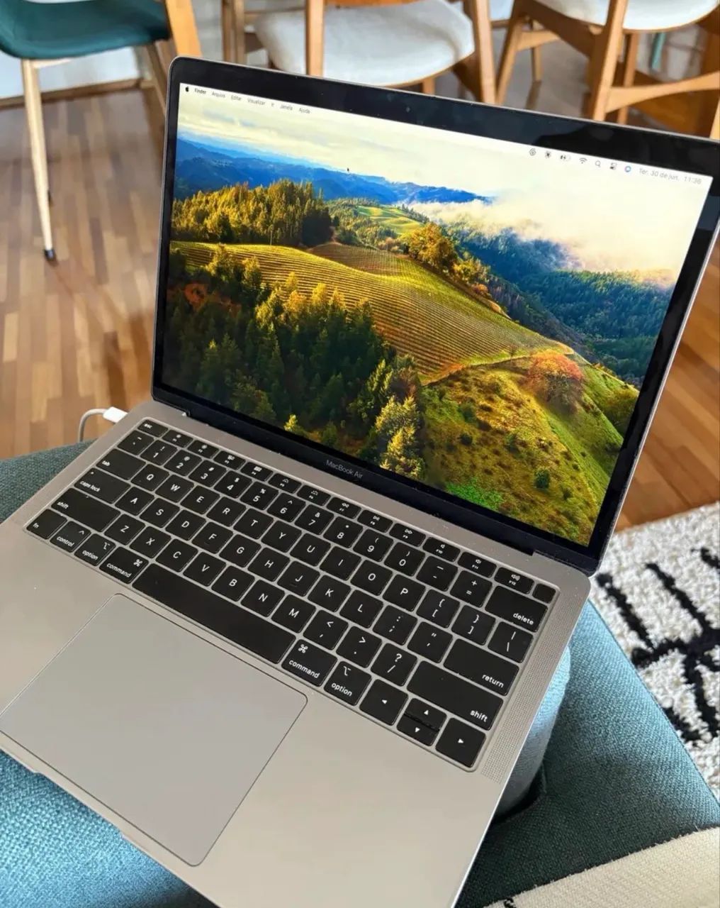 MacBook Air 2019 Intel i5 121gb de memória (não baixo mais o preço ) - Foto 2