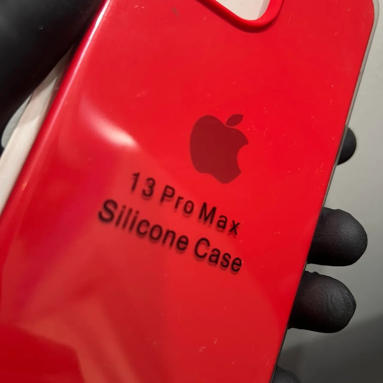 capinha iphone 13 pro max vermelha silicone - Foto 5