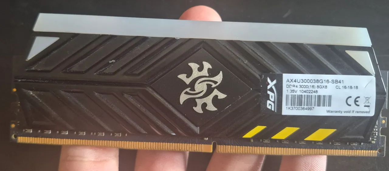 Memoria Usada DDR4 XPG TUF 8gb 3000mhz SEM CAIXA