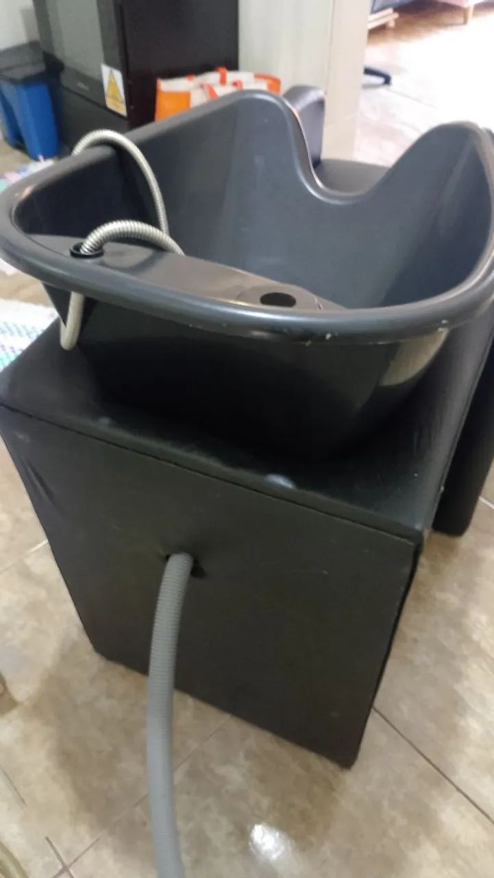 Lavatório para salão de beleza semi Nova com ducha de lavagem  - Foto 2