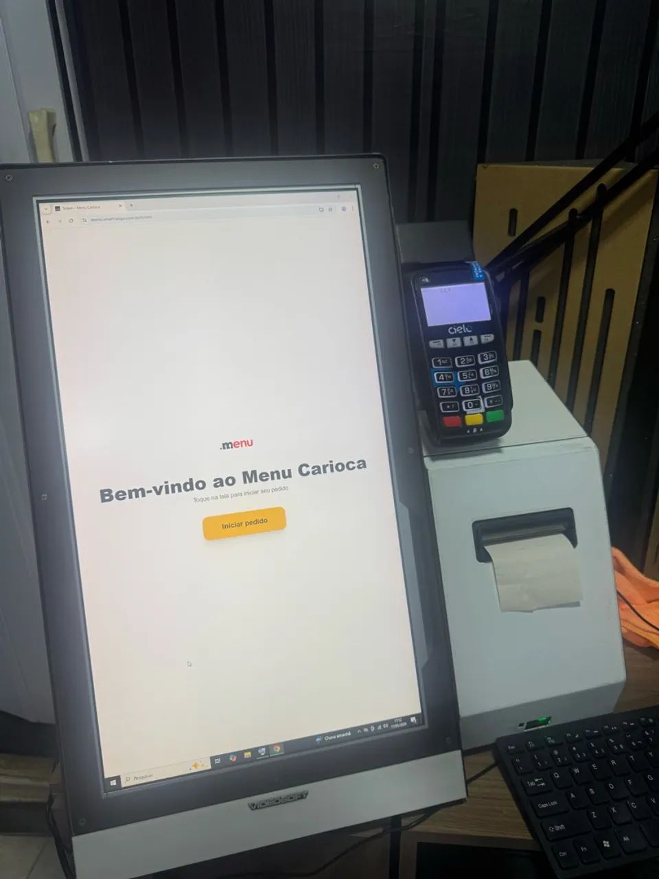 Totem auto atendimento com impressora de rede e tela de 21,5 - Foto 5