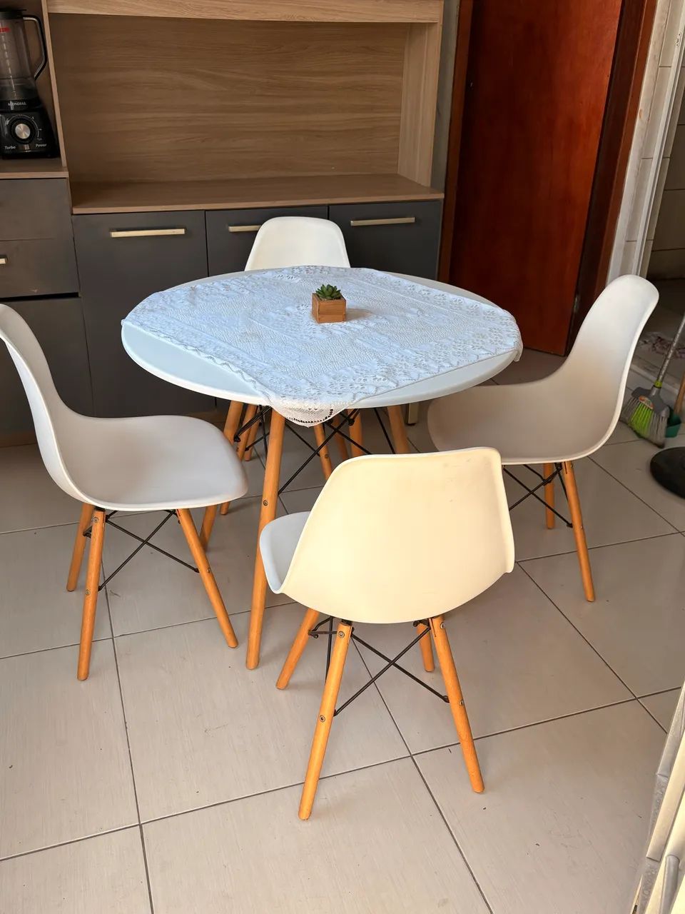 MESA JANTAR 4 CADEIRAS BRANCA  - Foto 5