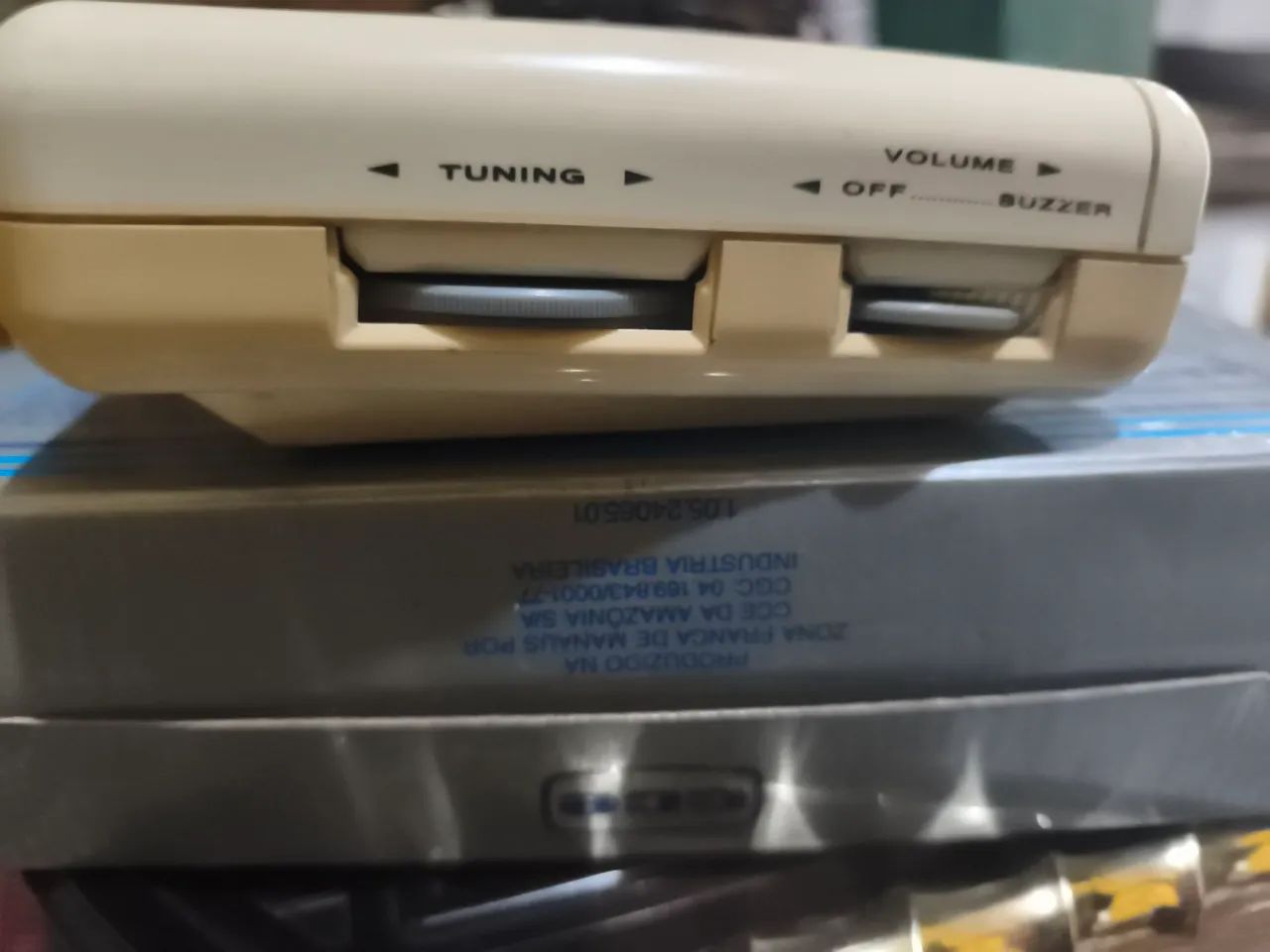 Rádio relógio CCE DLE-650 - Foto 3