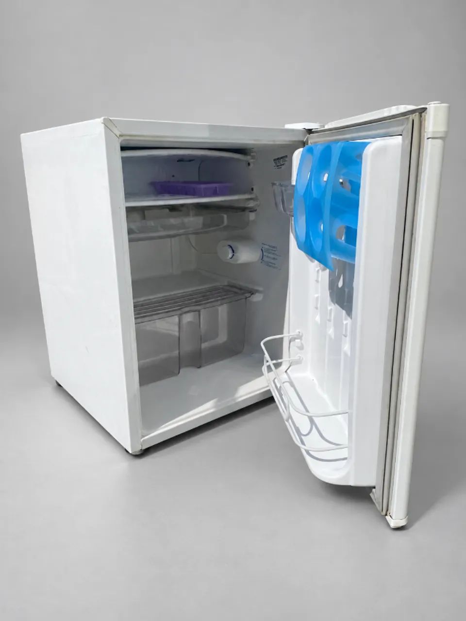 Frigobar Consul Compacto 80 branco 127V - perfeito estado - Foto 2