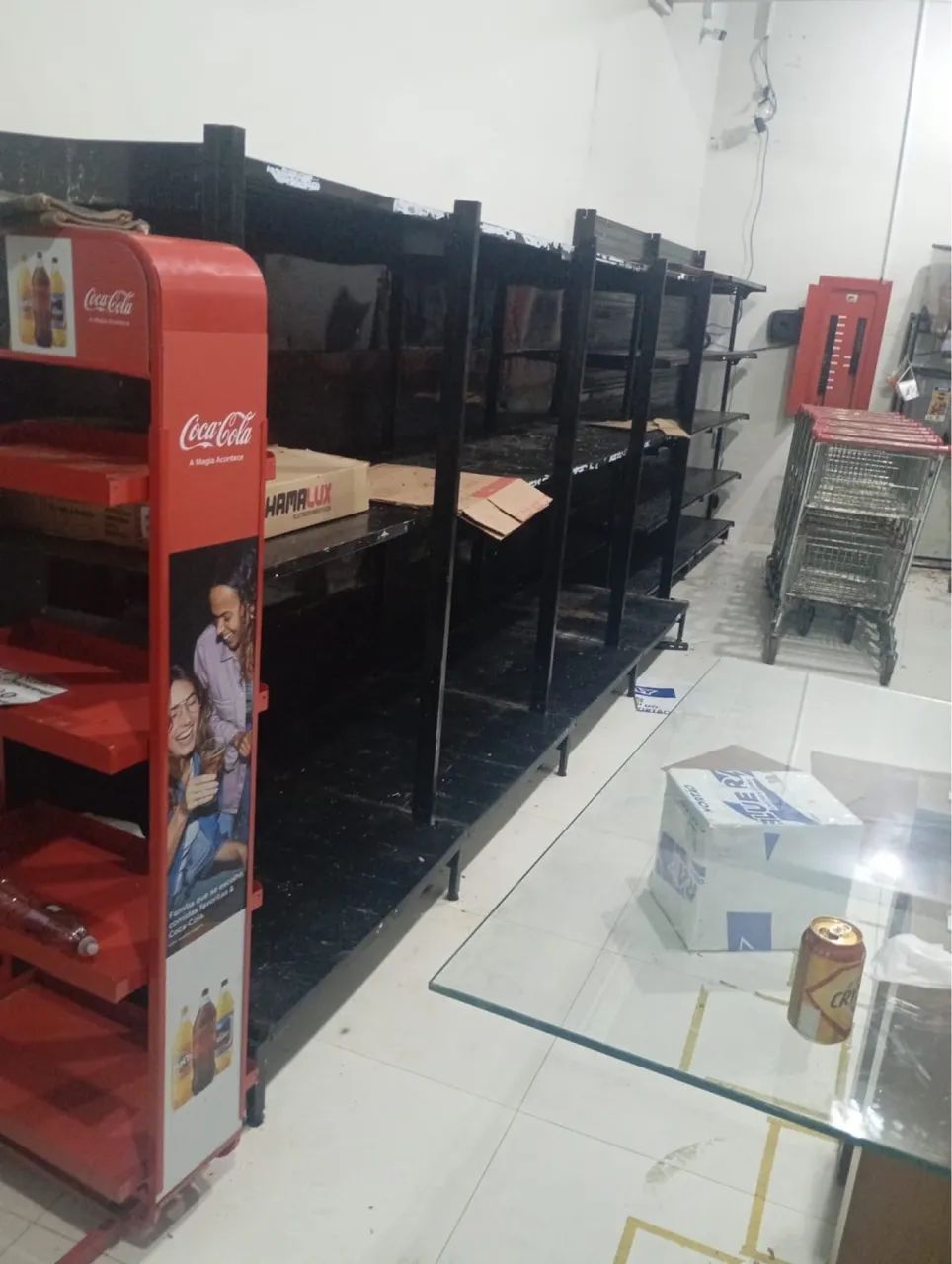 Vende - se esse material para supermercado.