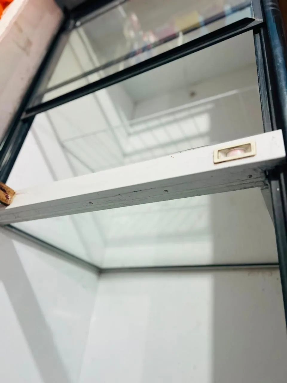 Freezer - congela e refrigera 