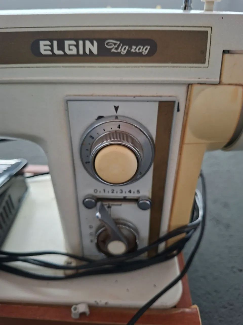 Maquina de  costura Elgin - Foto 3