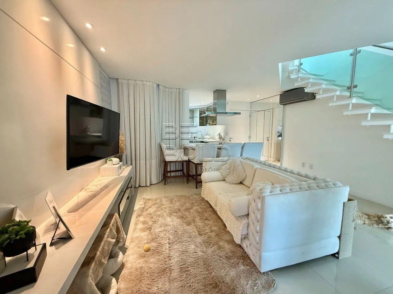 Duplex com piscina privativa no Abraão