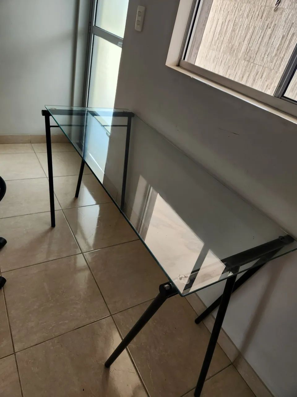 Escrivaninha tampo de vidro. - Foto 2