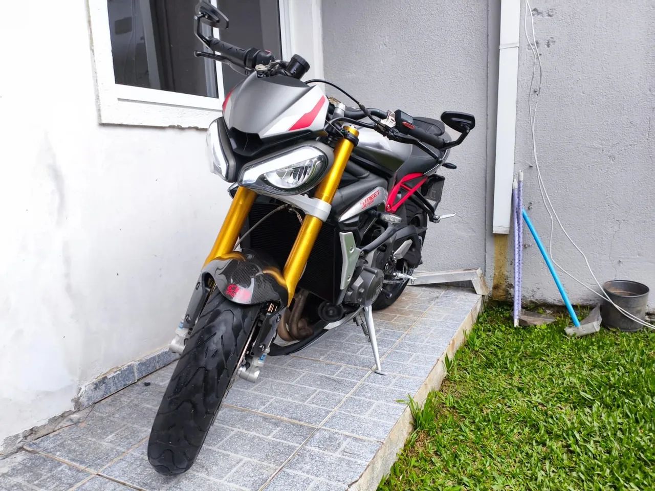 Triumph 765 RS  - Foto 2