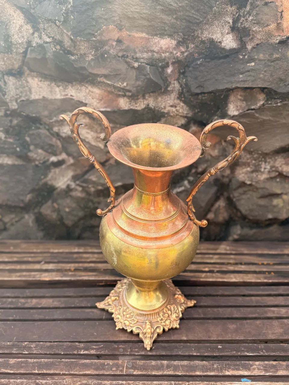Vaso Anfora em latão  - Foto 3