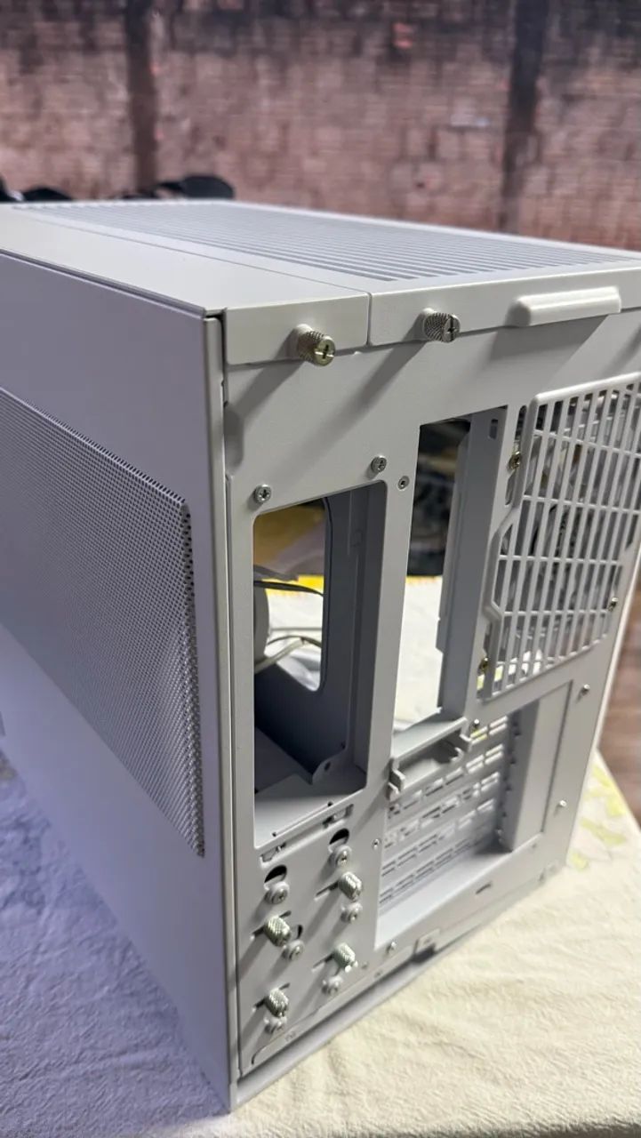 Gabinete Lian Li mini V2 - Foto 5