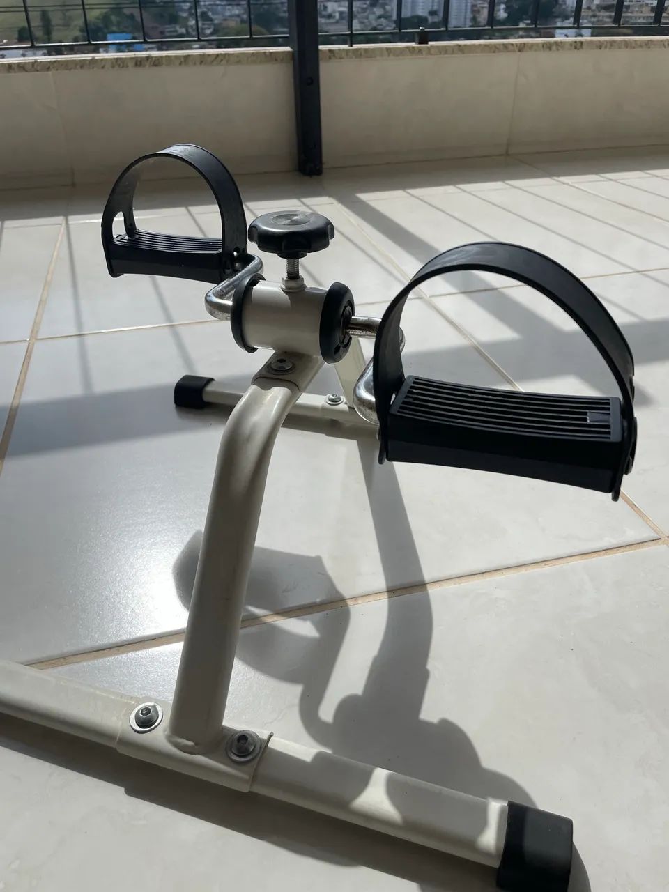 Mini Bicicleta Ergométrica Portátil para Braços e Pernas