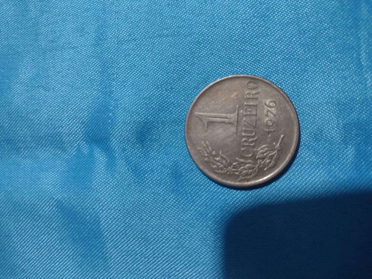  1 moeda antiga de 1 cruzeiro do ano 1976. - Foto 4