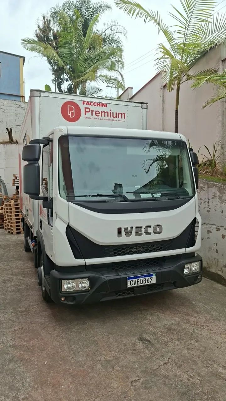 Iveco Tector 9-190 Baú Fechado