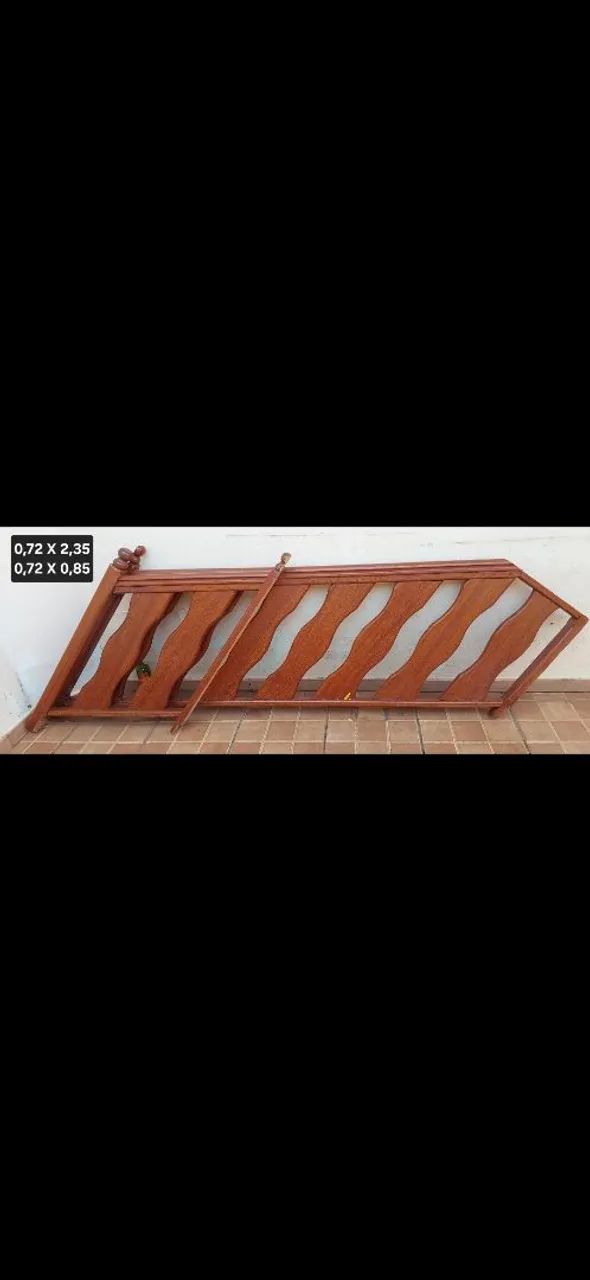 Solid wood railing457516770867302401